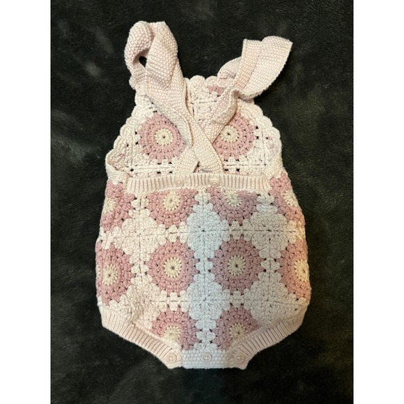 Zara Baby Girls Pink Crochet Granny‎ Square Ruffle Romper 3-6 Months - Picture 2 of 3